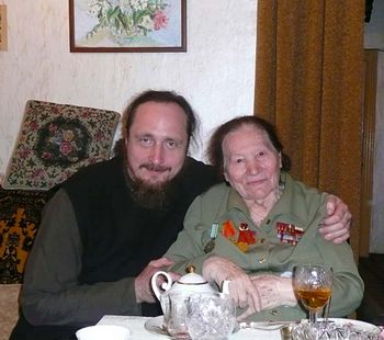 WWII veteran Marya Stepanovna Khrestina, with Hieromonk Paul (Scherbachev)