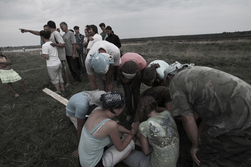 Сретенская молодежь на Русском Севере.  По вечерам в лагере проводились различные командные игры и испытания