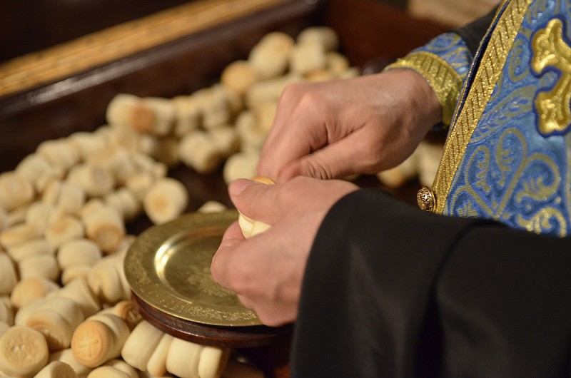 Проскомидия. Фото: А.Камальдинов / Православие.Ru