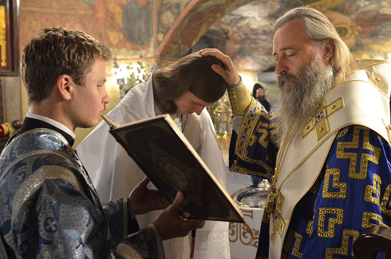 Посвящение монаха Никиты в чтецы. Фото: А.Камальдинов / Православие.Ru