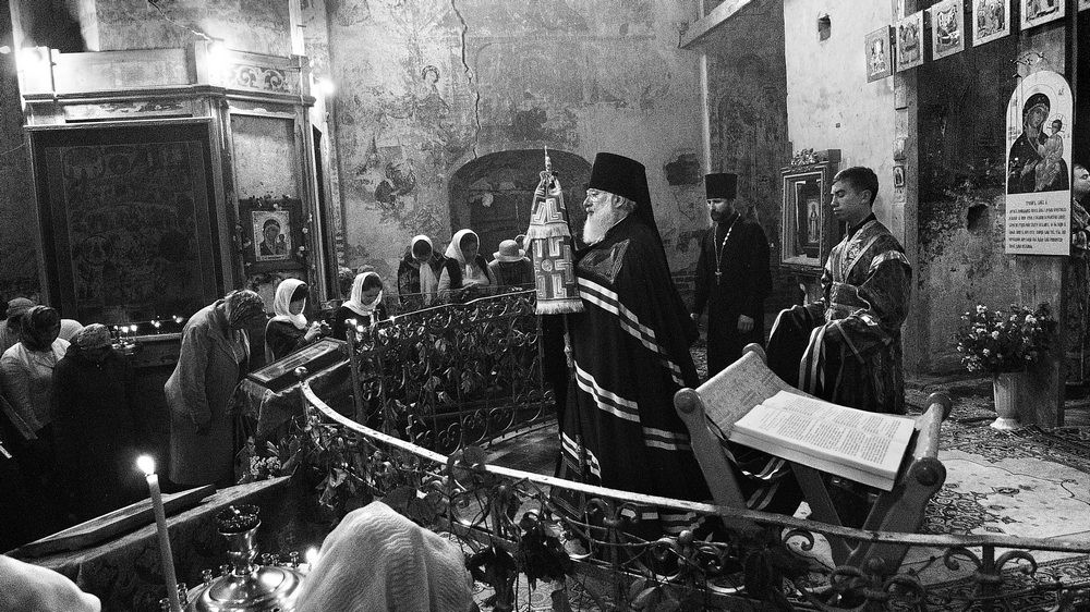 Архиерейское благословение. Фото: Александр Осокин