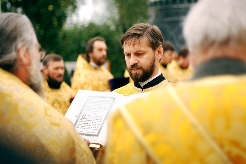 Евангелие. Фото: Александр Осокин