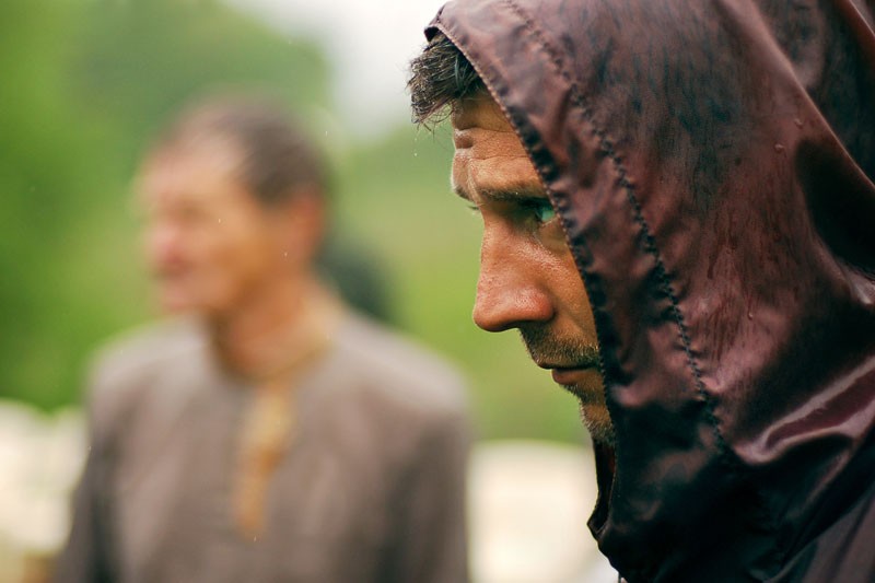 Под дождем. Фото: Александр Осокин