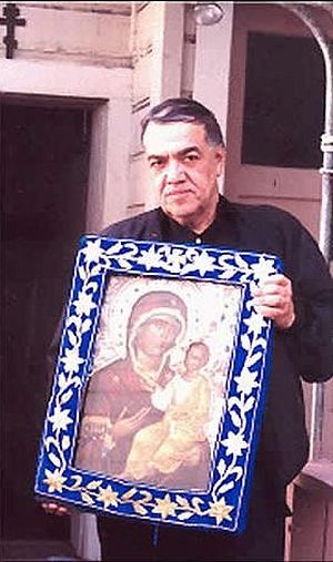Br. Joseph (Jose Munoz-Cortes) with the myrrh-streaming Iveron Icon.