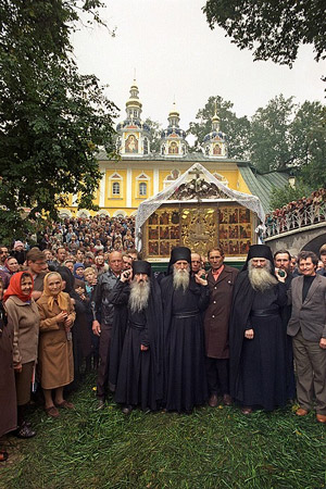Крестный ход на Успение Божией Матери с чудотворной иконой. Фото: Анатолий Горяинов