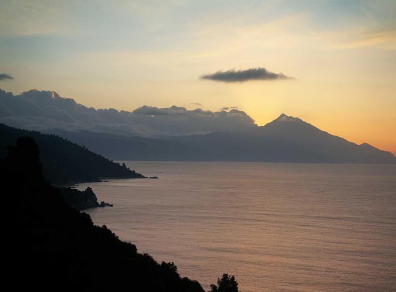 Афонский закат. Фото: иеромонах Савватий (Севостьянов)