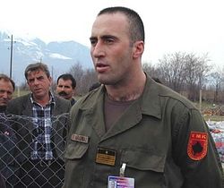 Загрузить увеличенное изображение. 470 x 353 px. Размер файла 27289 b.
 Рамуш Харадинай в рядах ОАК