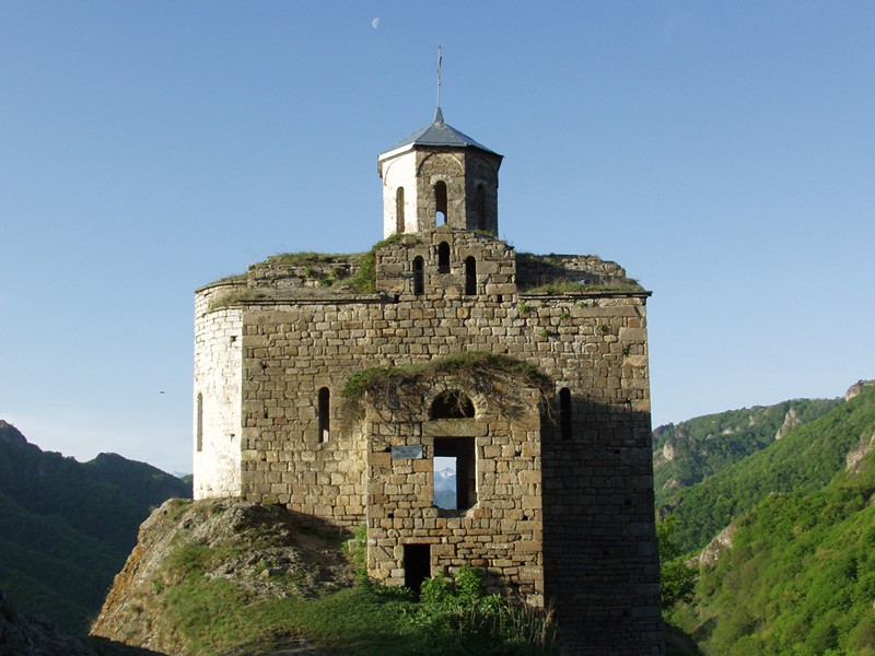 Храм святого великомученика и Победоносца Георгия, X век. КЧР. Гора Шоана