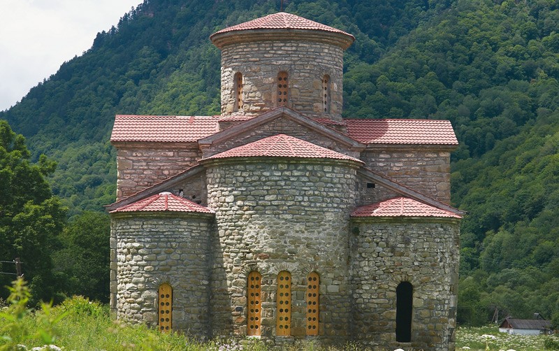 Храм Святой Троицы, первая четверть X века. КЧР. Ущелье реки Большой Зеленчук