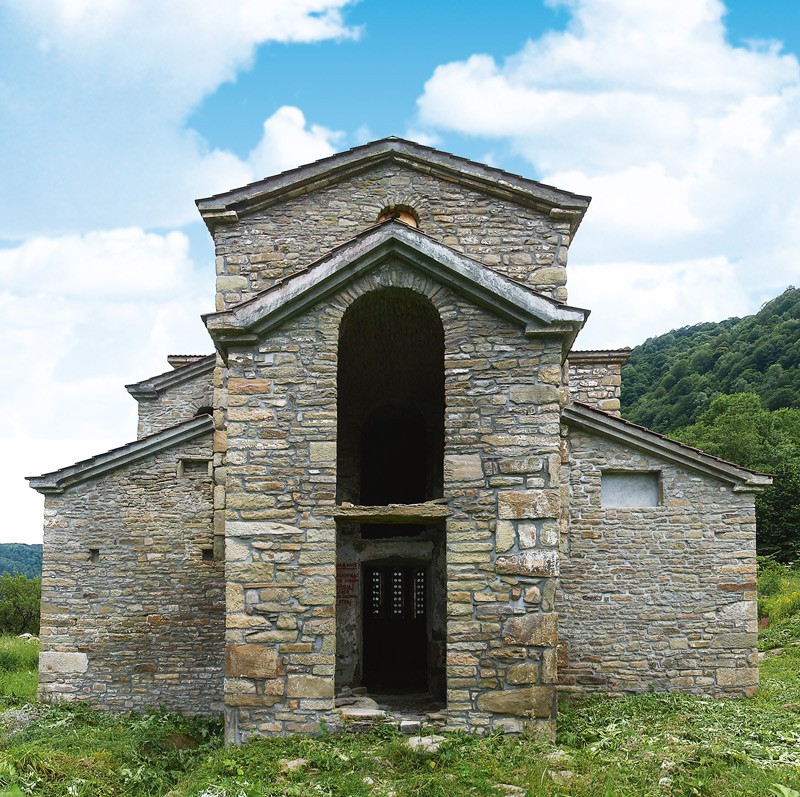 Храм Святой Троицы, первая четверть X века. КЧР. Ущелье реки Большой Зеленчук