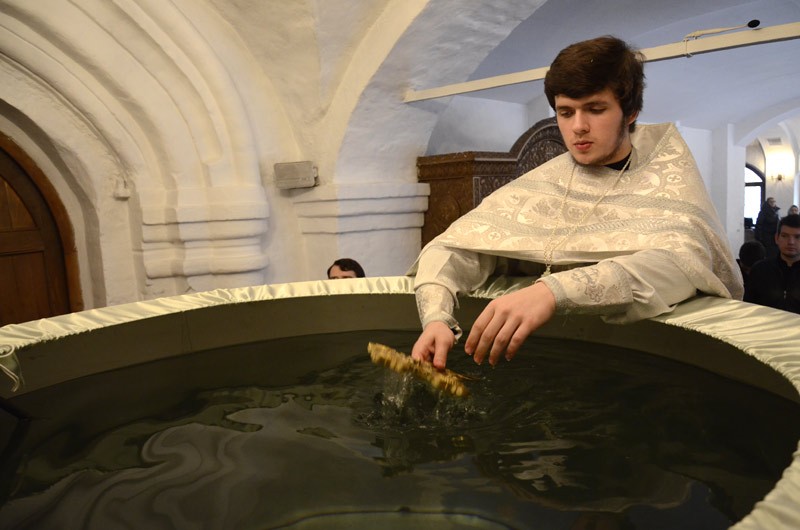 Крещенский сочельник в Сретенском монастыре.  Фото: Антон Камальдинов