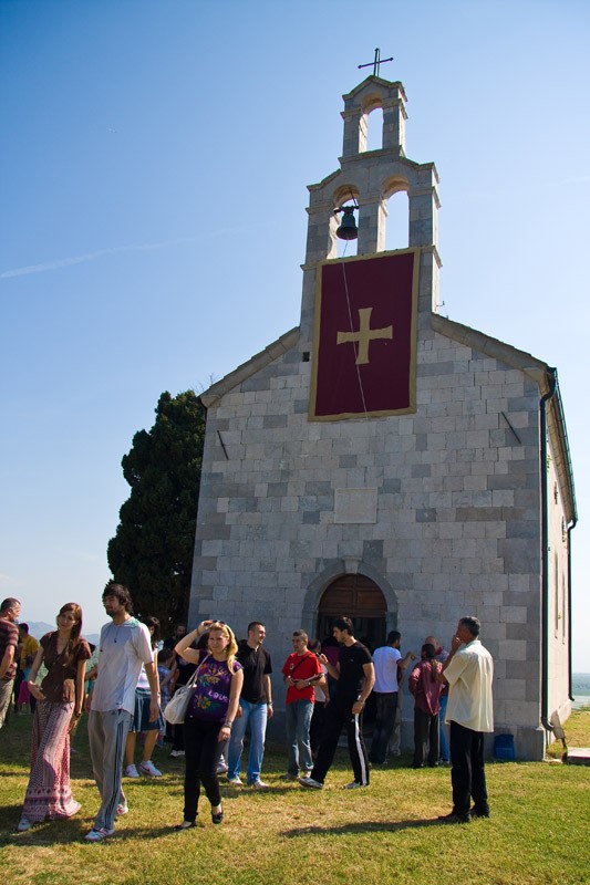 После Божественной литургии. По воскресным дням и праздникам в монастырь приезжает много верующих.Фото: Карина Дрыганова
