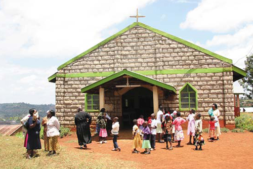 При храме святого Антония действует не только средняя, но и воскресная школа. Учеников в ней несколько десятков