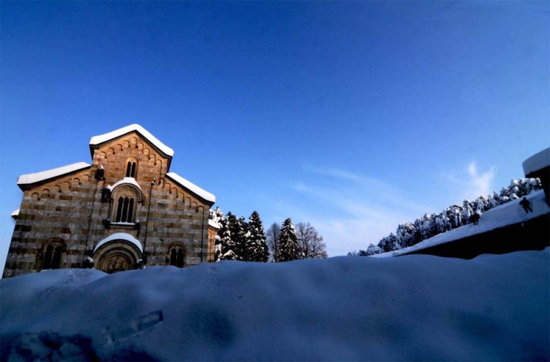 Высокие Дечаны в снегу