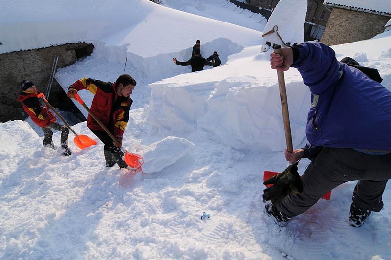 Высокие Дечаны в снегу