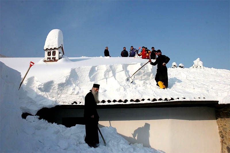 Высокие Дечаны в снегу