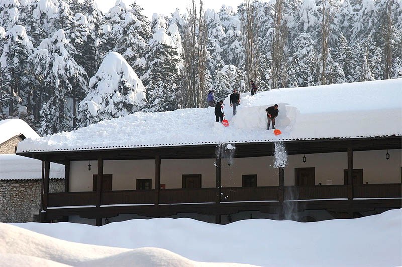 Высокие Дечаны в снегу