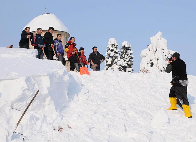 Высокие Дечаны в снегу