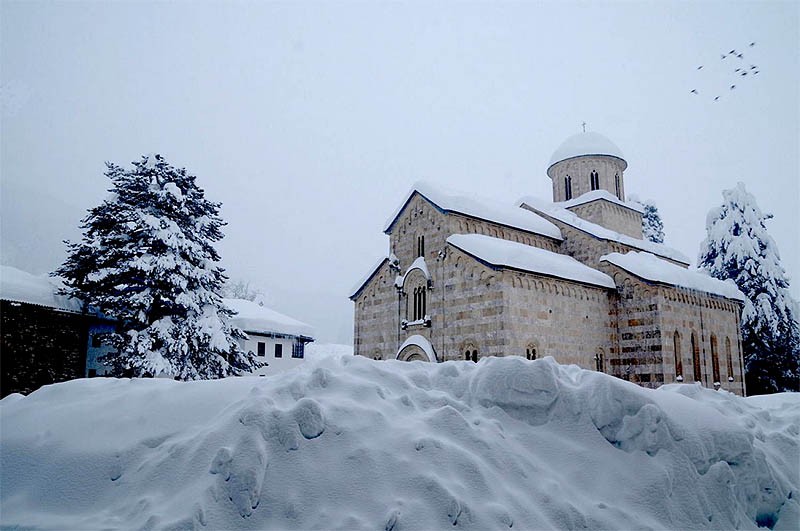 Высокие Дечаны в снегу