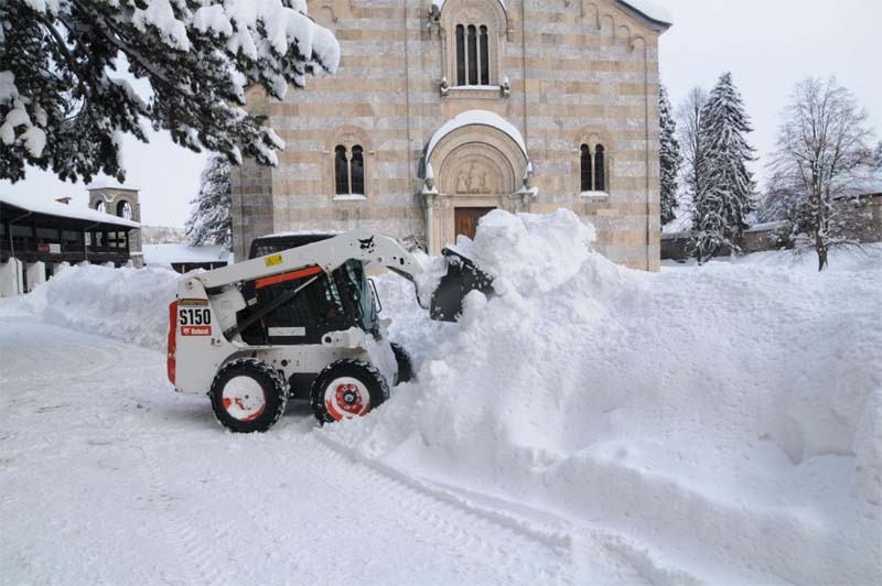 Высокие Дечаны в снегу