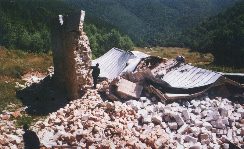 Косово и Метохия: поруганные святыни