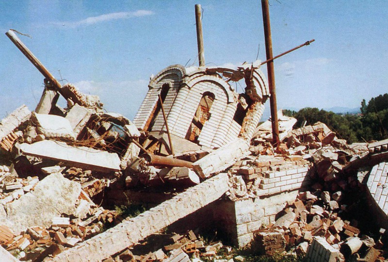 Косово и Метохия: поруганные святыни