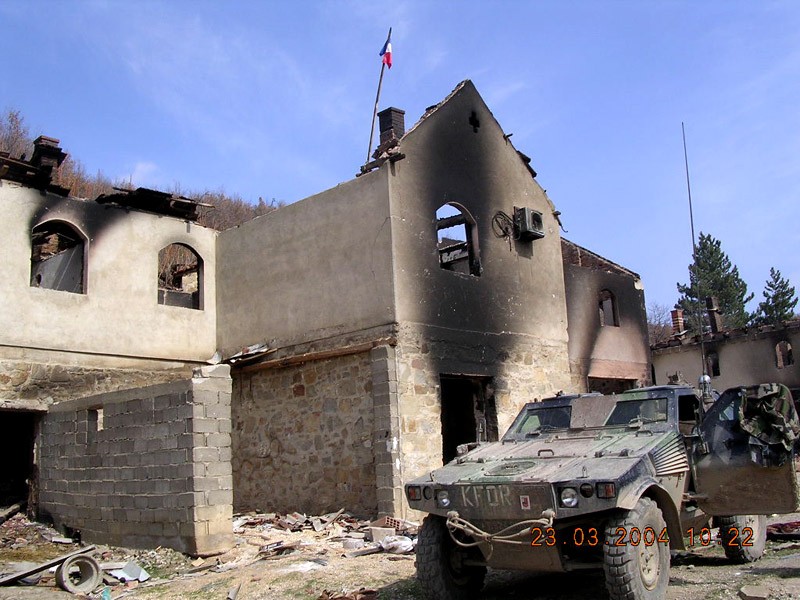 Косово и Метохия: поруганные святыни. Монастырь Девич. Разгромлен и сожжен толпой албанцев во время погрома 17-19 марта 2004 г.