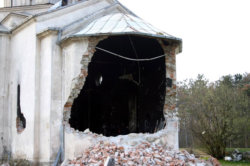 Косово и Метохия: поруганные святыни