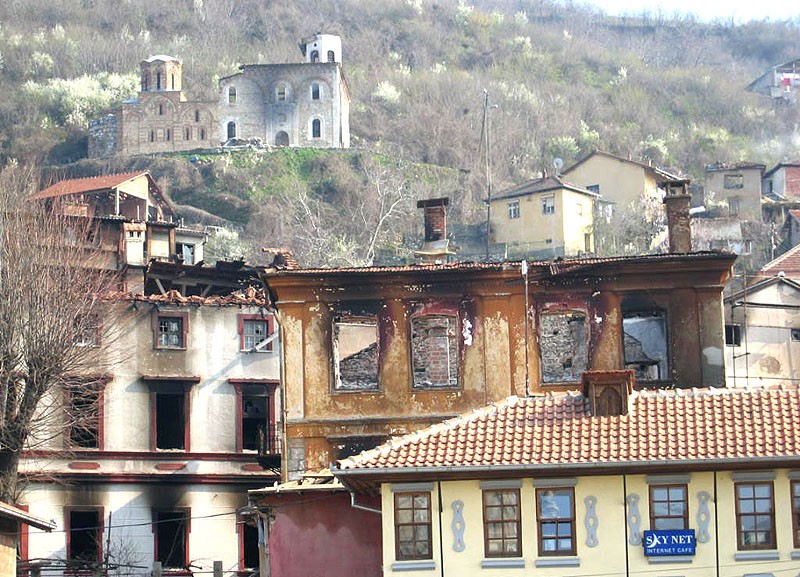 Косово и Метохия: поруганные святыни.  Призренская семинария после погрома 17-19 марта 2004 г.