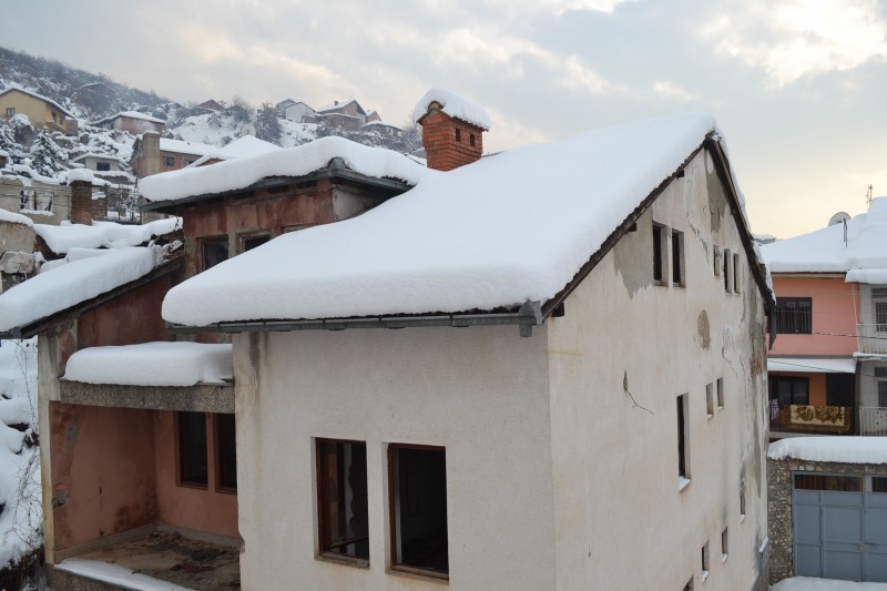 Косово и Метохия: поруганные святыни. Призрен. Семинарский корпус. Январь 2012 г.