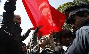 Thousands of secular Tunisians marched in the capital to show their rejection of growing calls by conservative Salafi Islamists to transform post-revolutionary Tunisia into an Islamic state. (Reuters)