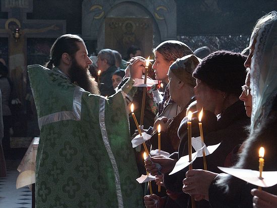 Holy Unction in Kiev-Pechersk Lavra. Photo: Ierodiakon Basil (Novikov) / lavra.ua