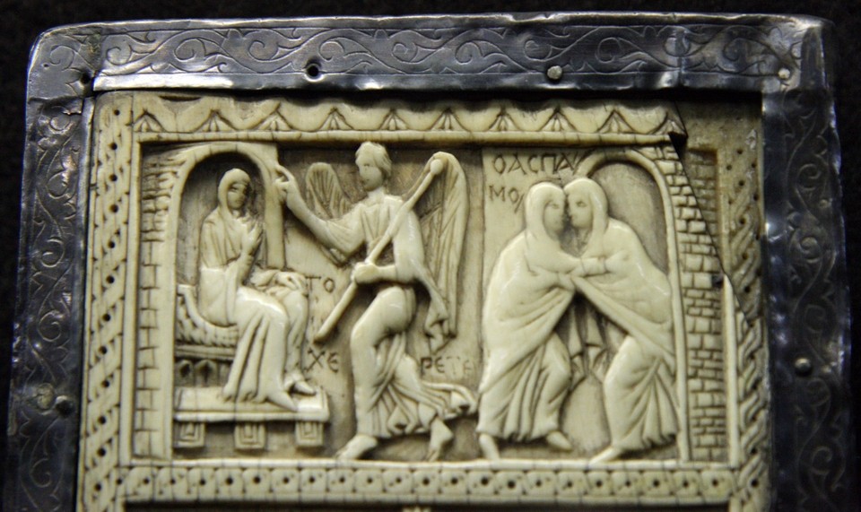 Фрагмент византийского Диптиха из слоновой кости, VI век, сокровищница Миланского собора