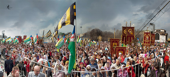 Молебное пение в защиту веры, поруганных святынь, Церкви и ее доброго имени перед Храмом Христа Спасителя. Фото: пресс-служба Патриарха Московского и всея Руси