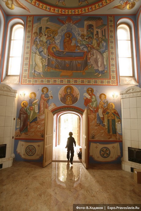 В храме. Фото: Владимир Ходаков