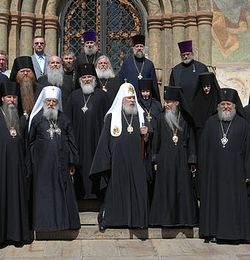 Hierarchs and clergy of the Russian Church Abroad with Patriarch Alexiy II and others of the Moscow Patriarchate after a service in the Kremlin Dormition Cathedral, May 20, 2007.