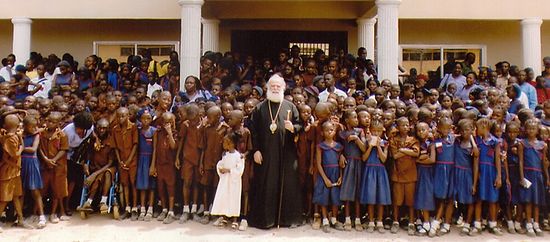 Блаженнейший Папа и Патриарх Александрийский и всей Африки Феодор во время миссионерской поездки по Африке