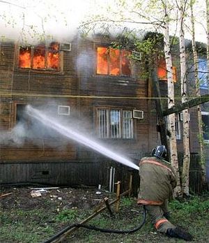 Пожар, начавшийся вечером 18 мая на окраине Архангельска, оставил без крова более 200 человек. 
