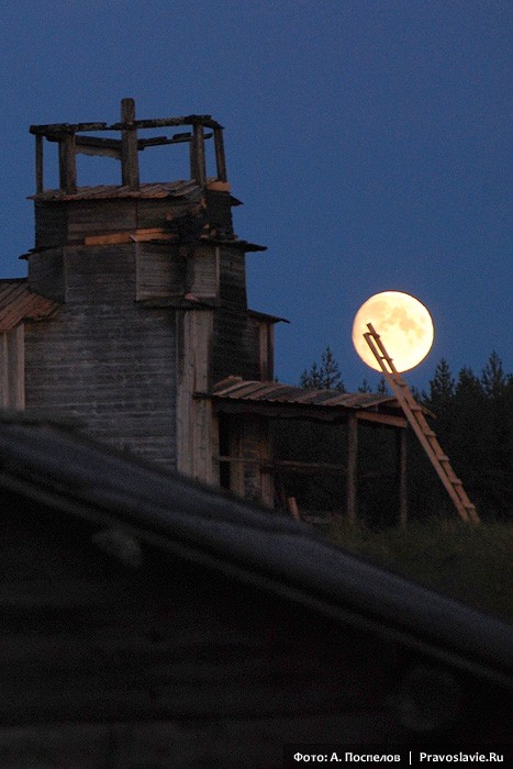 Храм св. вмц. Екатерины ночью. Фото: Антон Поспелов / Православие.Ru
