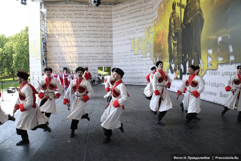 Выступление Кубанского казачьего хора. Фото: Иван Правдолюбов / Православие.Ru