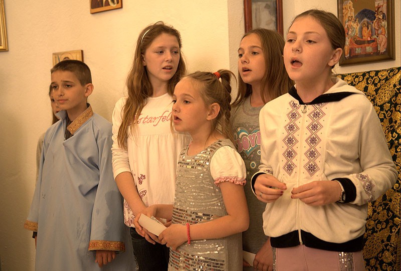 Детский хор. Праздник свт.Василия Острожского в Лепосавиче. Фото: Антон Камальдинов