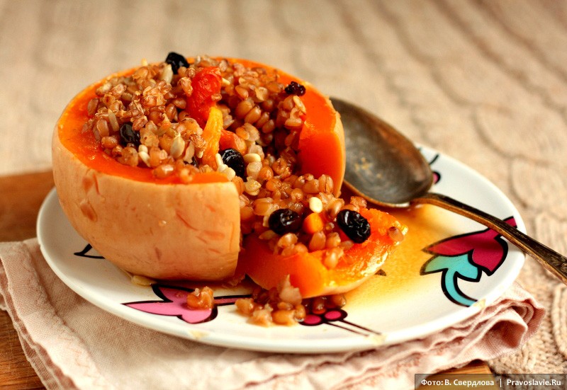 Фаршированная тыква. Рецепт: Клубника и спаржа  Фото: Виктория Свердлова / Православие.Ru