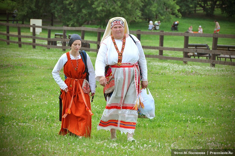 Крестьянки. Фото: М. Поспелова / Православие.Ru