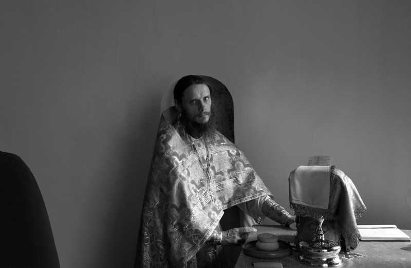 Потрет иеромонаха на проскомидии. Фото: Михаил Тимофеев
