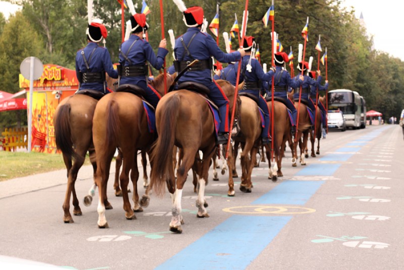 Конный поход Москва – Париж 1812-2012. За два месяца предстоит преодолеть почти 3,5 тысячи километров от Москвы до Парижа по территории шести государств: России, Беларуси, Польши, Литвы, Германии и Франции. Фото: Юлия Руденко / Православие.Ru