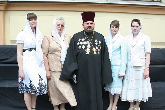 Протоиерей Александр Устименко с семьей