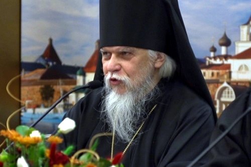 председатель Синодального отдела епископ Смоленский и Вяземский Пантелеимон 
