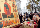 В Киев принесена честная глава великомученика и целителя Пантелеимона