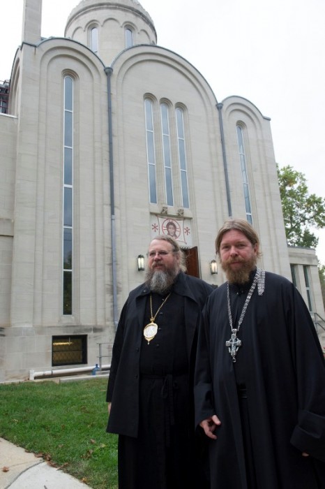 Митрополит Иона (Паффхаузен) и архимандрит Тихон. Фото: М. Родионов / Православие.Ru