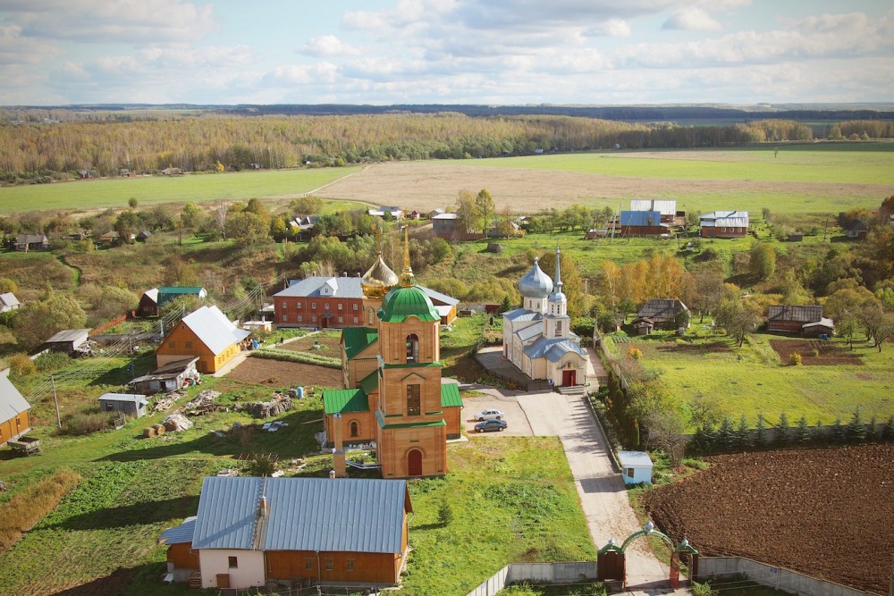 Свято-Казанский женский монастырь. Село Колюпаново, Тульская область  29 сентября 2012 года.   Фото: Михаил и Екатерина